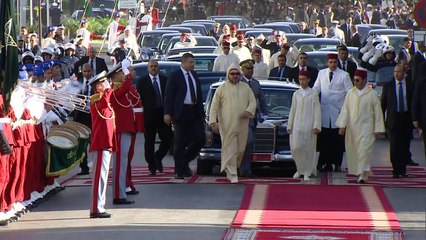 ملك المغرب يدعو لاصلاح الادارة في افتتاح دورة البرلمان