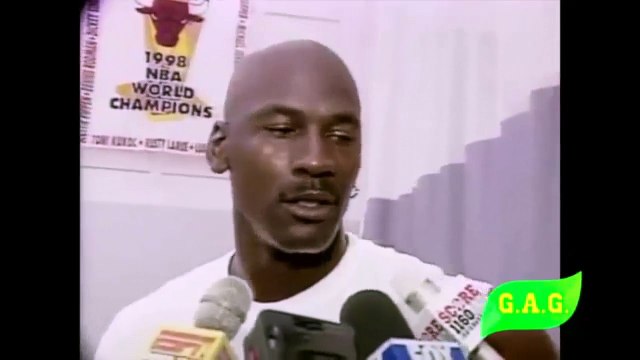 Nous sommes en novembre 1999, Michael Jordan, 36 ans, a pris sa retraite depuis environ 17 mois (officiellement en janvier 1999) et il rend