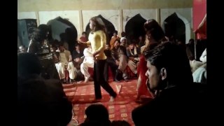 Nanga Wedding mujra 2016 in village-sexy  desi dancer