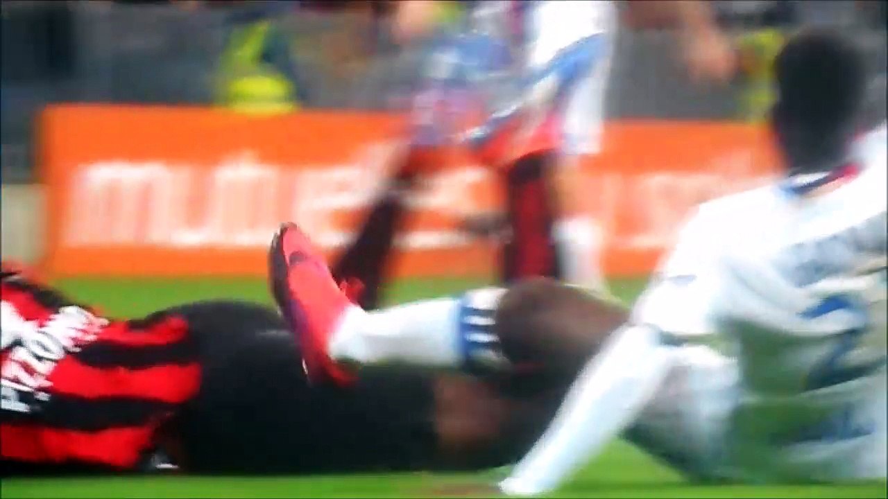 http://www.dailymotion.com/video/x4xhdfn_super-mario-balotelli-draws-a-penalty-foul-and-misses-from-the-spot-vs-lyon_sport