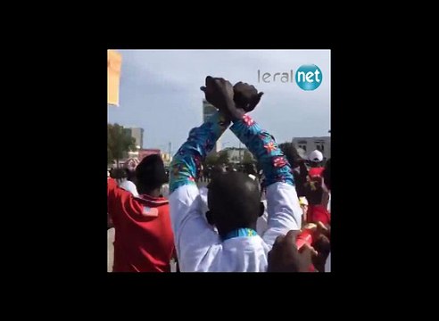 les premiers coup de lacrymogènes, marche du 14 octobre