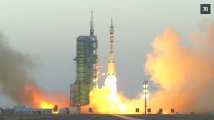 La Chine envoie deux astronautes passer un mois dans l'espace