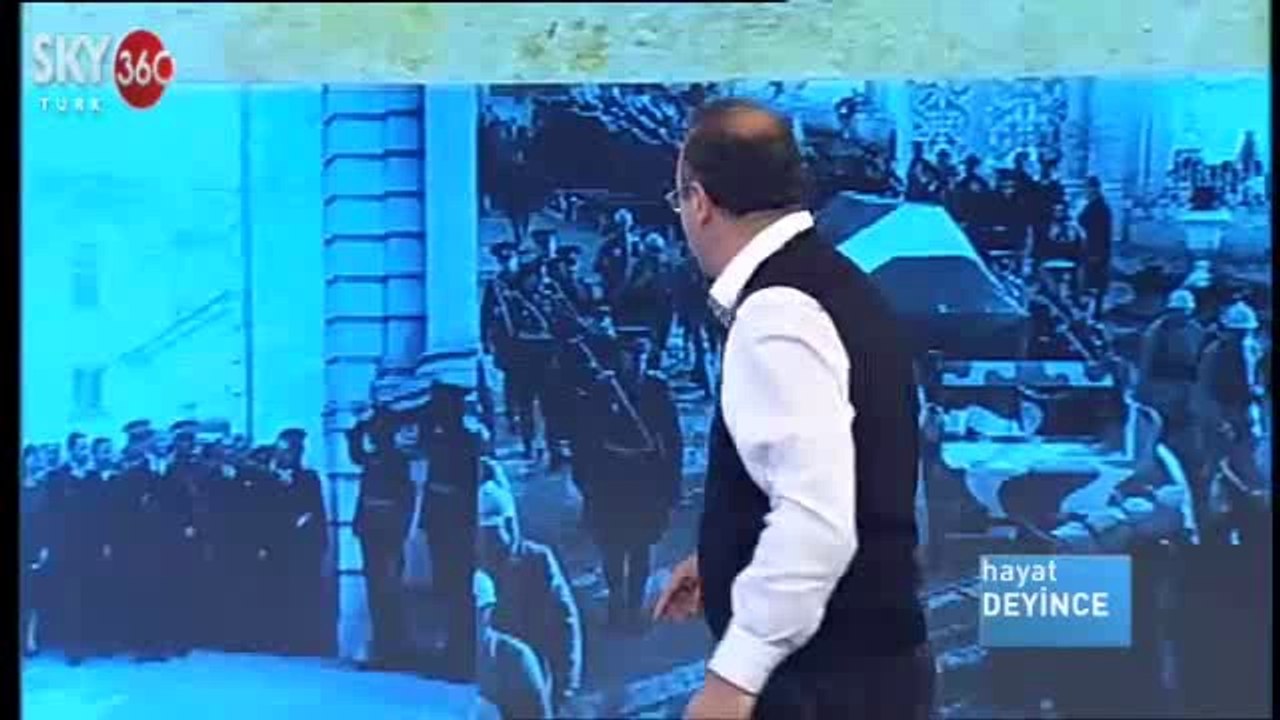 Sunay Akın Hikayeleri - Atatürk'ün cenazesinde gökyüzünden düğme yağdı