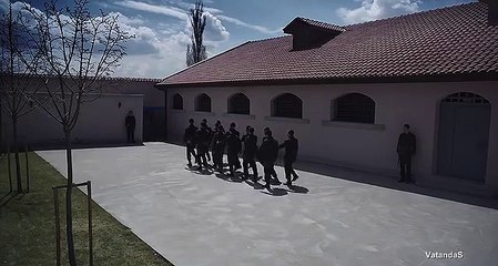 Kafes Film Müziği - Ayazda Kaldı Hürriyet