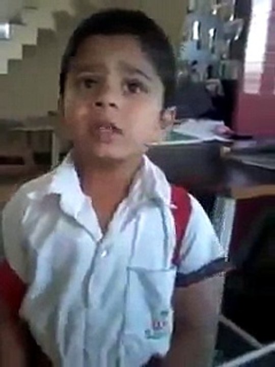 ‫چھوٹے بچے کی سکول لیٹ آنےکی وجہ سنیں‬