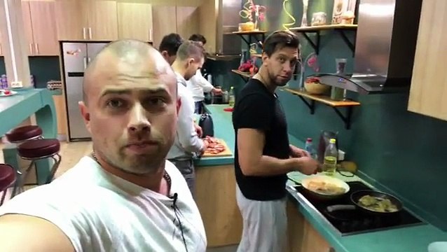 Евгений Казаков Построй свою любовь- приготовь жрать самому себе.