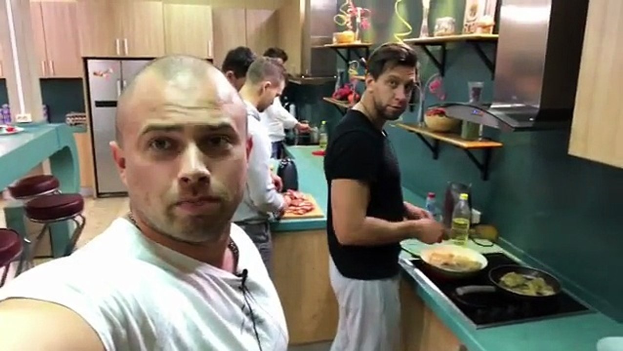 Евгений Казаков  Построй свою любовь- приготовь жрать самому себе.