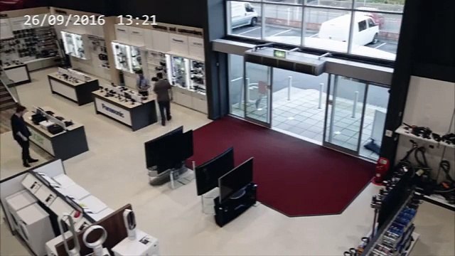 SI VOUS PENSEZ AVOIR PASSÉ UNE MAUVAISE SEMAINE, REGARDEZ CE QUI ARRIVE À CET HOMME!