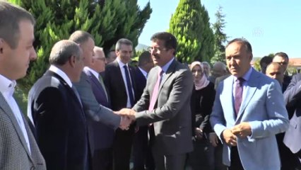 Ekonomi Bakanı Zeybekci " "Türk Lirasının Dolar Karşısındaki Değer Kaybı, Uluslararası...