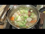How to Make Tonjiru (Japanese Pork and Vegetable Miso Soup Recipe) 豚汁 作り方レシピ [360p]