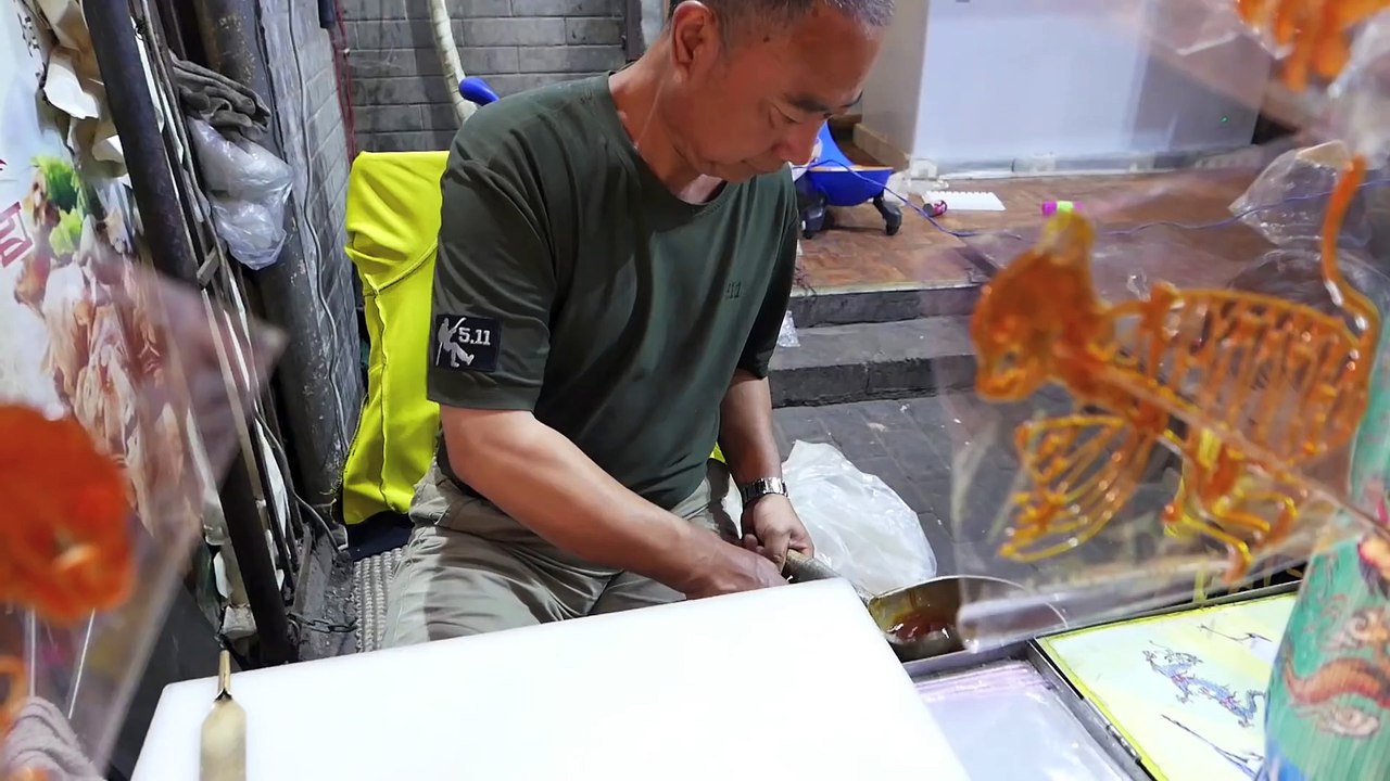 Sugar Painting - Chinese Dragon 糖画龙 Candy Art