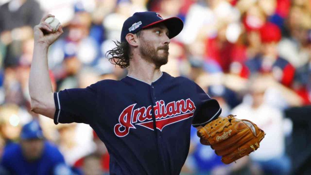Tomlin, Indians Grab 2-0 Series Lead