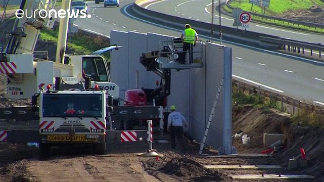 Франція: у Кале споруджують стіну проти нелегальних мігрантів