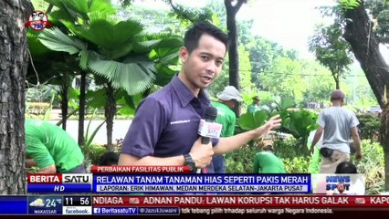 Relawan Peduli Jakarta Perbaiki Taman Rusak di Depan Balai Kota