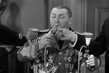 The Three Stooges - S 8 E 4 - I'll Never Heil Again