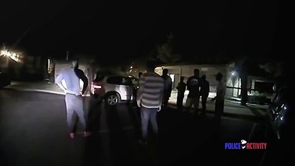 Un policier gère parfaitement un tapage nocturne dans la rue