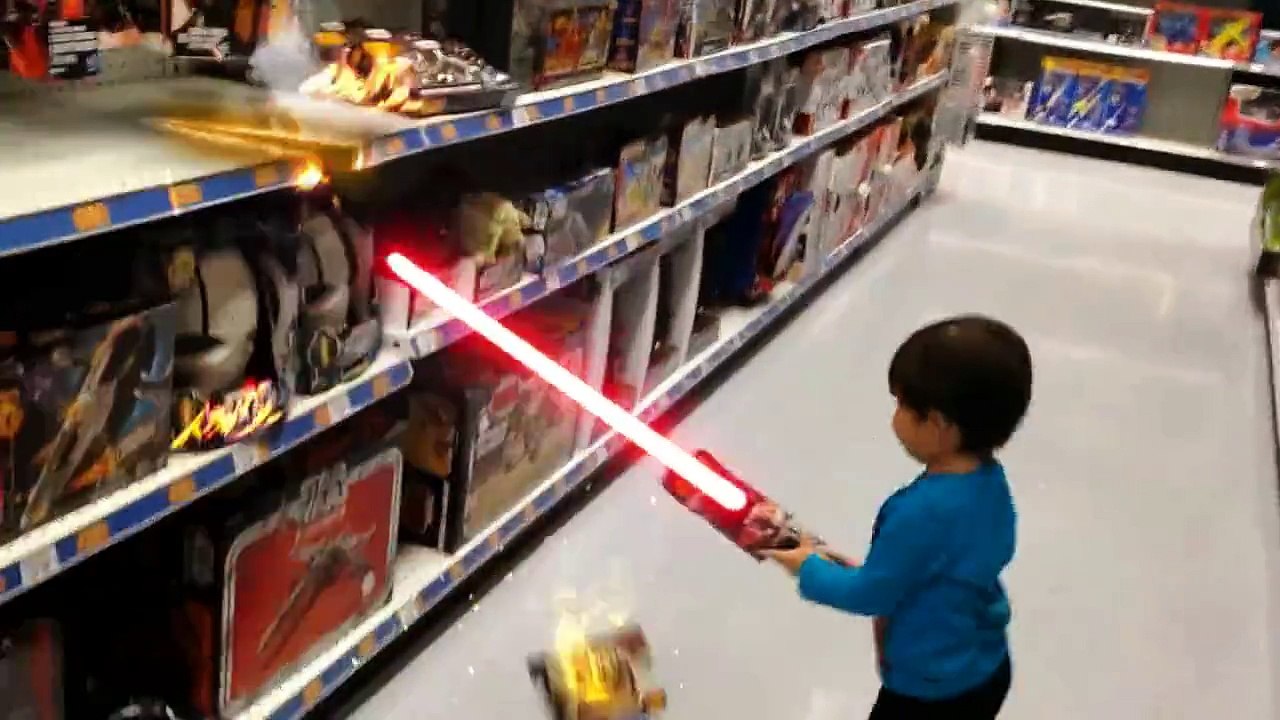 LE PAPA FILME SON PETIT GARÇON QUI JOUE AU PARC. 5 SECONDES PLUS TARD C'EST INCROYABLE!