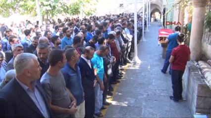 Kanserden Ölen Polis Memuru Gözyaşlarıyla Uğurlandı