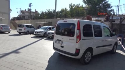 Konya Teyzesinin Kimlerle Görüştüğünü Merak Ettiği Için, Tuttuğu 3 Kişiye Teyzesini Gasp Ettirdi