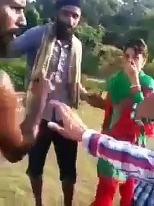 Leaked scandal caught - larka aur larki date pay pakray gay