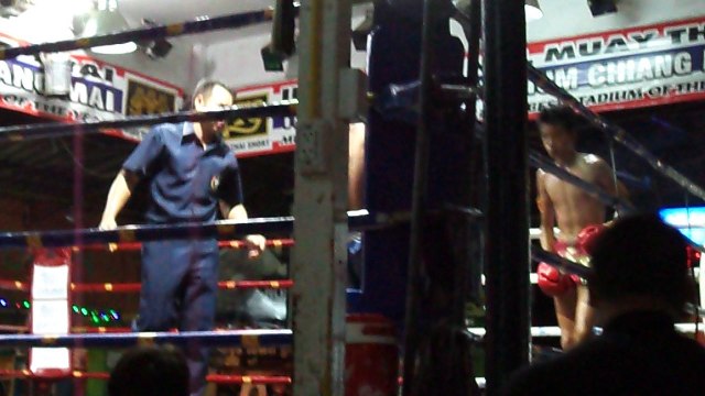 Boxe Thaï 5ème combat 4ème round KO!