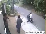 Two men Robbed the girls|India.