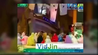 Pakistani Media Abusing on LIVE TV - Bloopers and Funny Videos