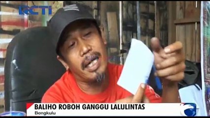 Baliho Roboh Akibat Angin dan Badai