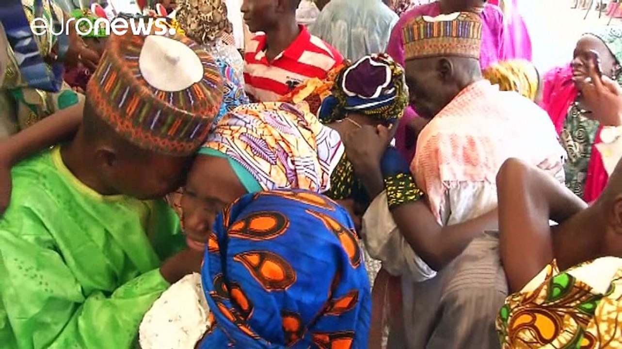 Les lycéennes de Chibok libérées jeudi par Boko Haram ont retrouvé leurs familles