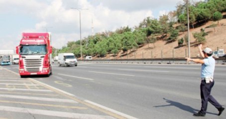 Kamyoncular 500 TL Para Cezasına Aldırmıyor, FSM'den Geçmeye Devam Ediyor