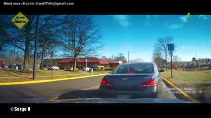 Compil de conducteurs tellement mauvais aux USA !