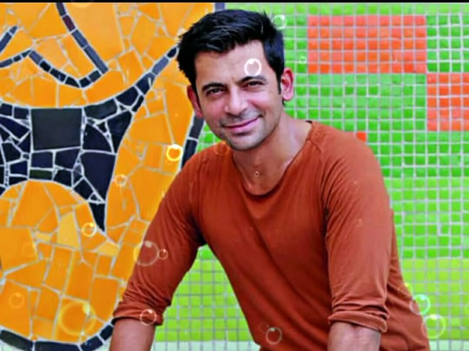 The Kapil Sharma Show Actor Sunil Grover as Dr. Mashoor Gulati House