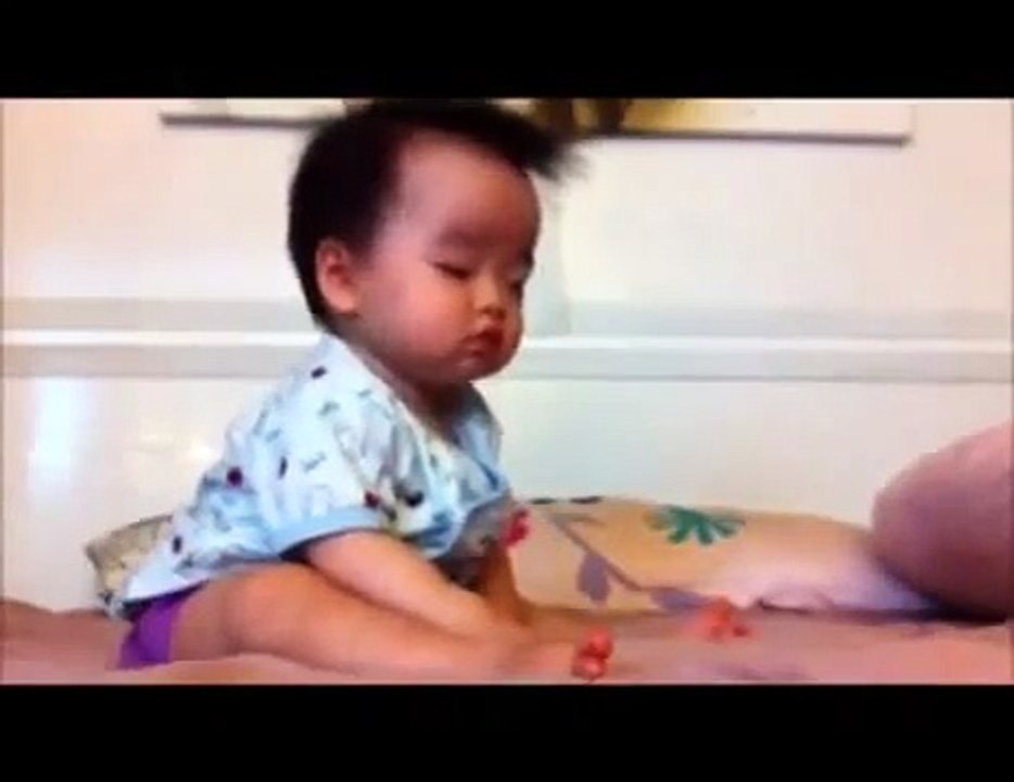 Funny Baby Fighting The Sleep-dNHEslF3Pq8