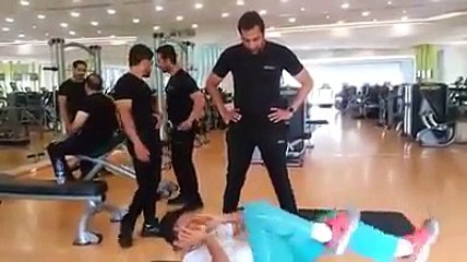Check Fitness Level Of Imran Khan At The Age Of 66 Year & Khan Working Hard In His Exercise