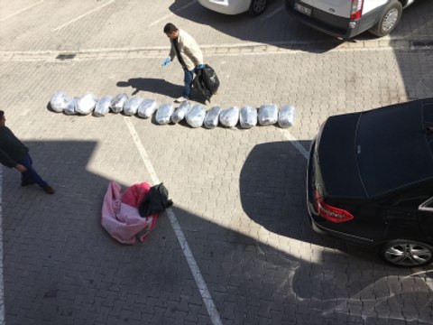 Kiralık Lüks Otomobille Uyuşturucu Sevkiyatı