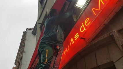 Pose de scellés dans les restos del'Ilot Sacré  par la Ville de Bruxelles