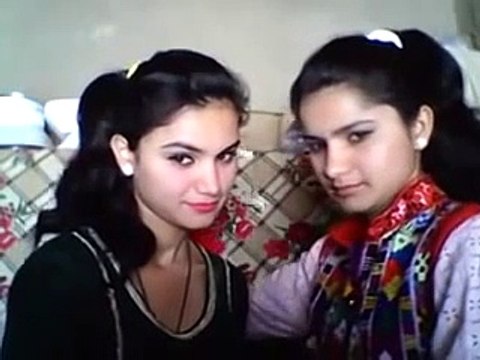 New Hot Private dasi grils have fun larki ny apny video bana ky khud upload ki