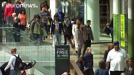 Los consumidores británicos, en su mayor nivel de confianza en cinco años pese al 'brexit'