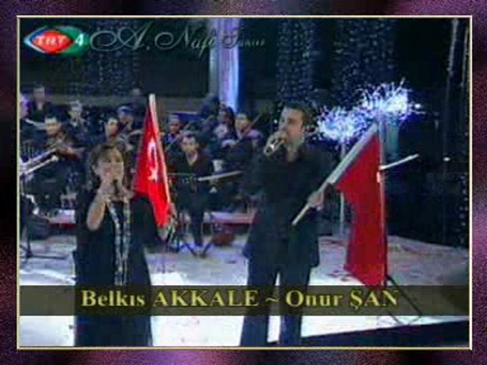 Belkıs AKKALE & Onur ŞAN - Yeşil Ördek Gibi Daldım Göllere