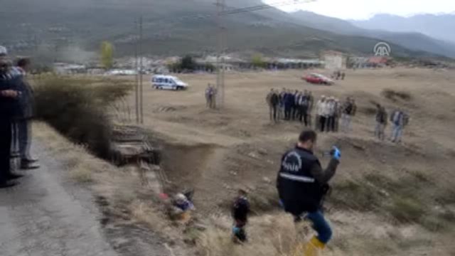 Otomobil Sulama Kanalına Devrildi: 1 Ölü, 1 Yaralı