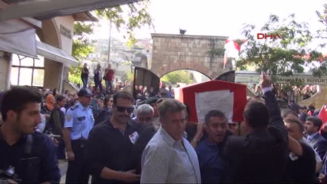 Şehit Polis Ilhan Güleç, Gözyaşlarıyla Toprağa Verildi