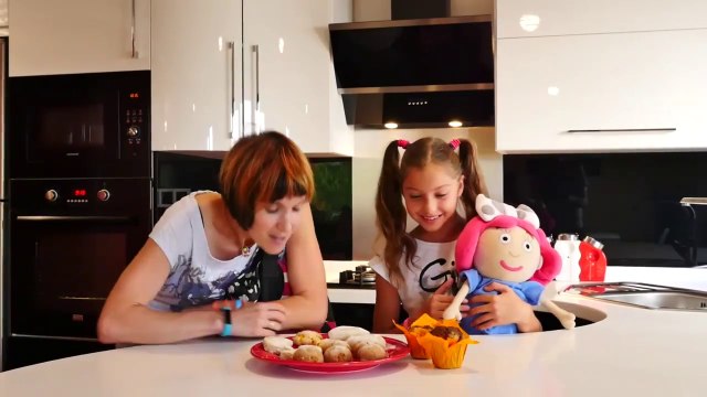 Маша Капуки Кануки, подружка Полен и Смарта. Украшаем печенье - видео для детей и их родителей
