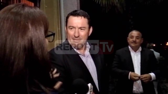 Report TV - Kosovë apo Shqipëri, ja se për kë do të bëjnë tifo politikanët