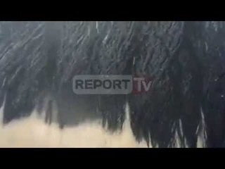 Report TV - Ndotet bregdeti i Durrësit, shkak shkarkimi i vajrave të anijeve