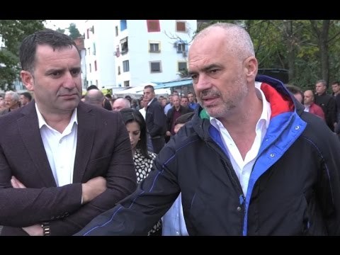 Report TV - Rilindja urbane në Librazhd, Rama: Do të vijojë edhe në zonat rurale