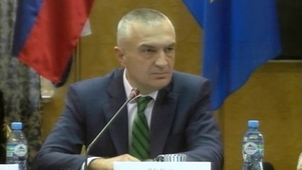 Report TV - Propozimi surprizë i Metës: Të zvogëlohet numri i deputetëve