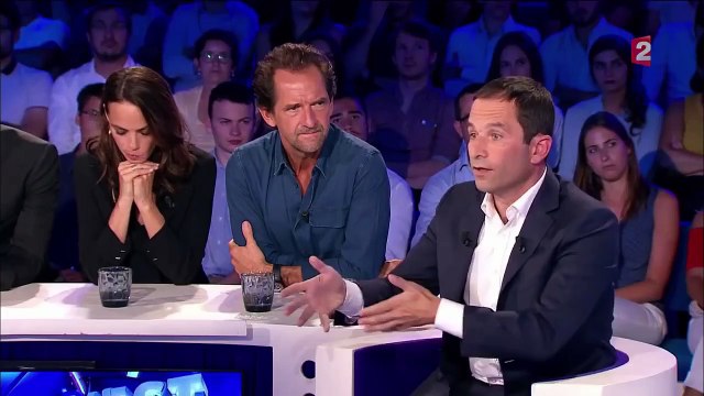 Une ambition intime : Karine Le Marchand essuie un refus