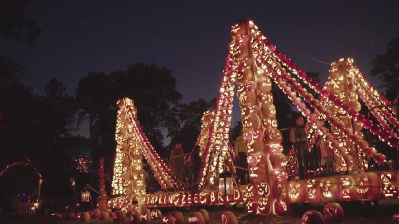 See Mind-Blowing Sculptures Made Out of 7,000 Jack-O-Lanterns