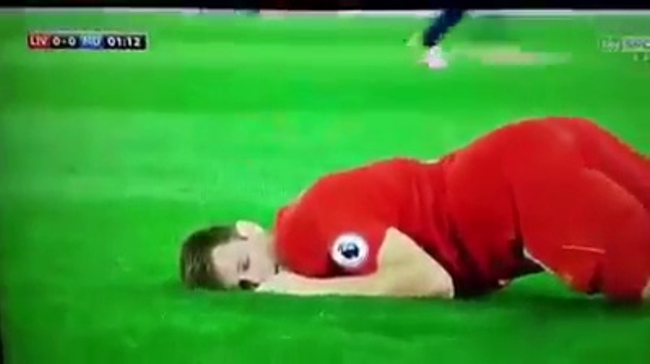 Liverpool vs Manchester United - When your parents walk in to your room and you pretend to be asleep -