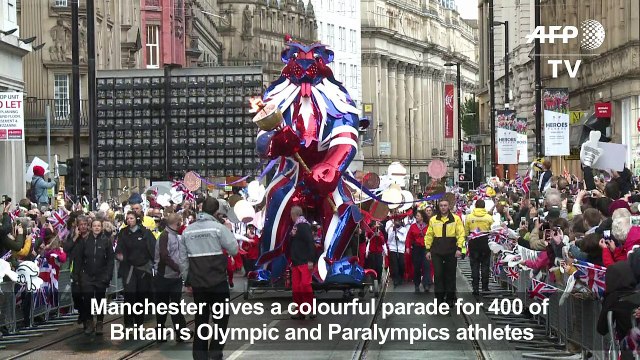 Rain fails to dampen Olympic heroes parade in Britain